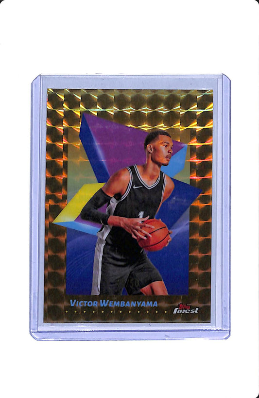 2025 TOPPS FINEST VICTOR WEMBANYAMA GOLD GEOMETRIC REFRACTOR 19/50