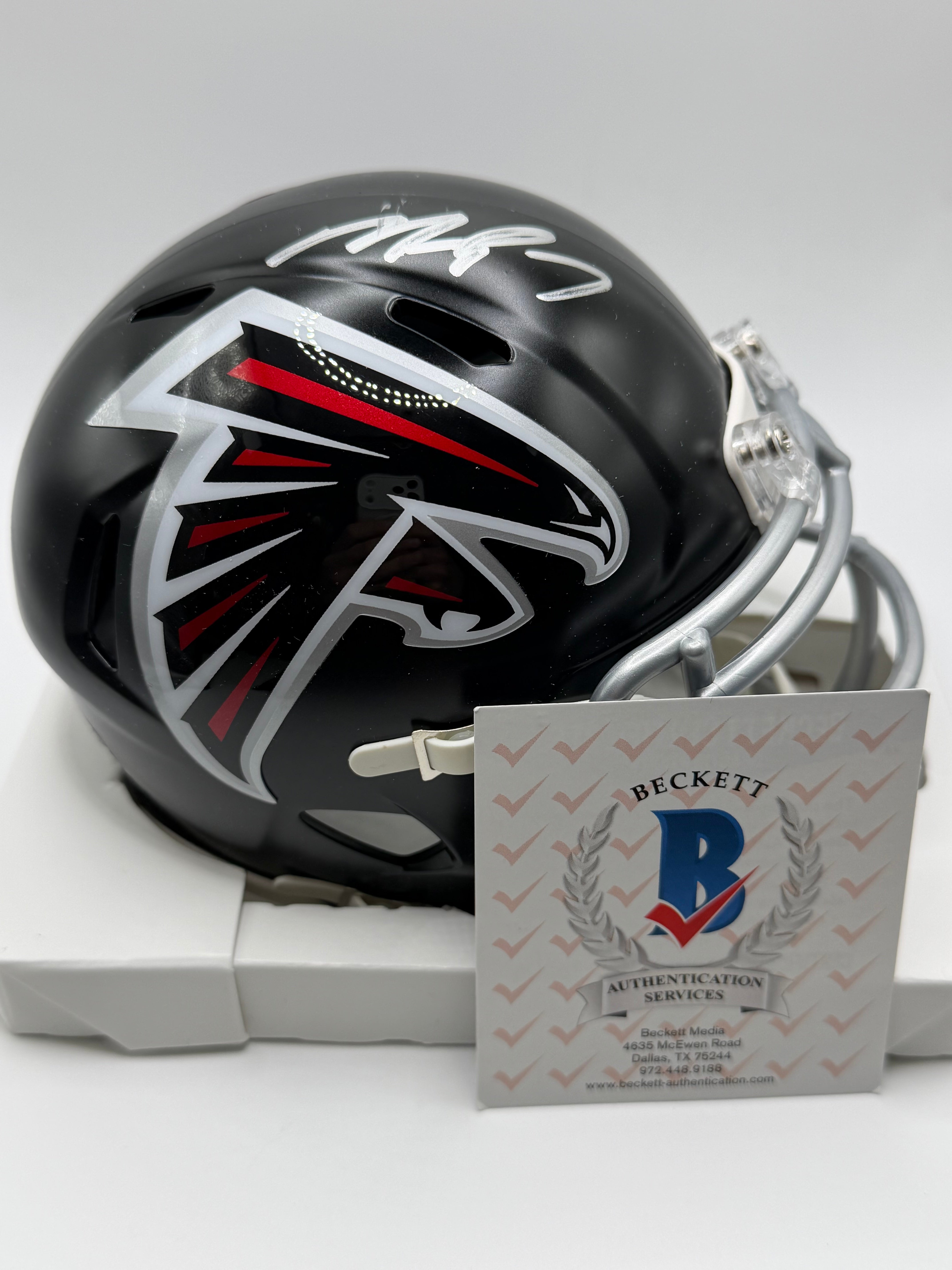 Michael Vick Signed Mini Riddell Helmet (Speed) Beckett COA